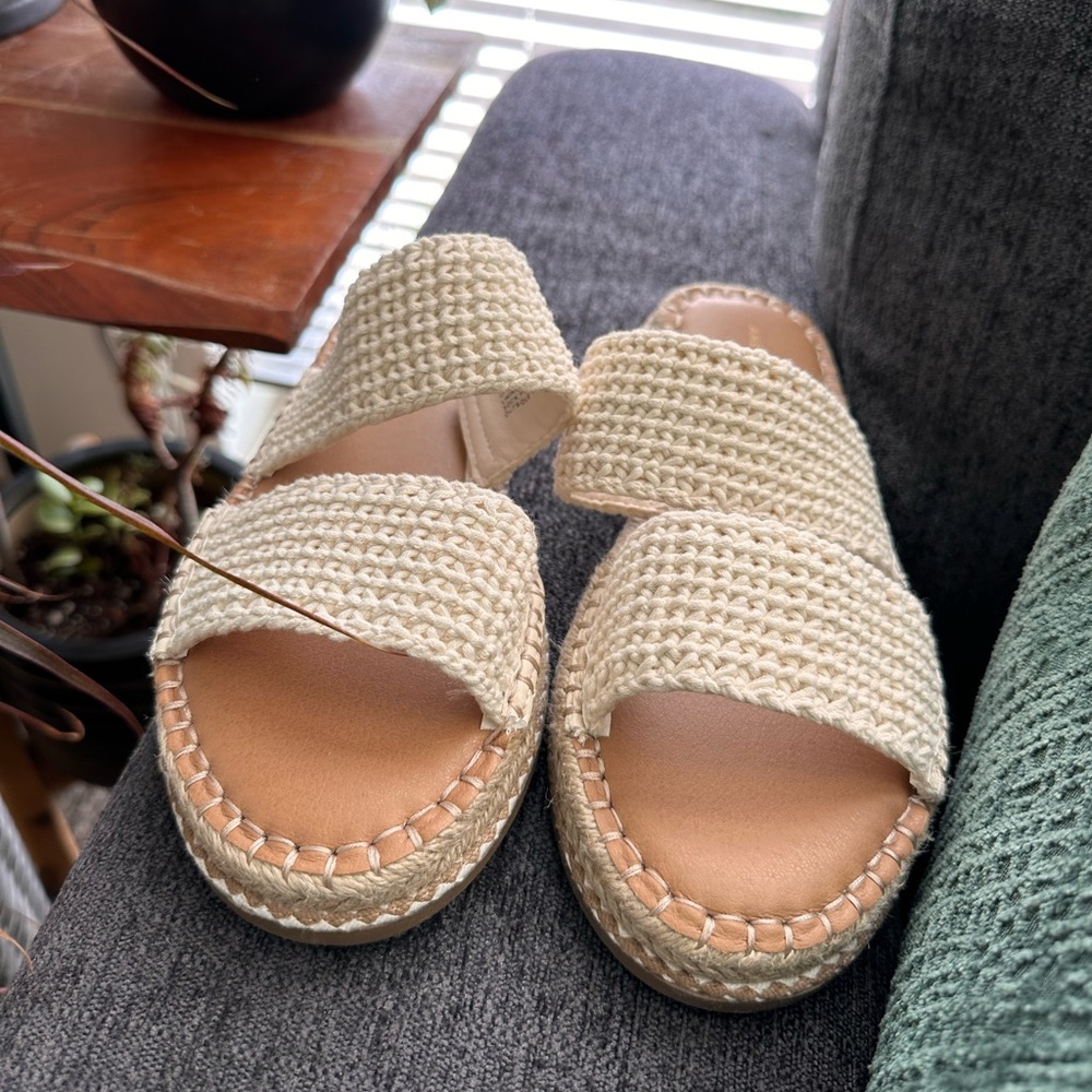 Sandal
